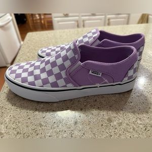Vans Checkerboard Classic Slip On - in white and light purple/Lavender, canvas.